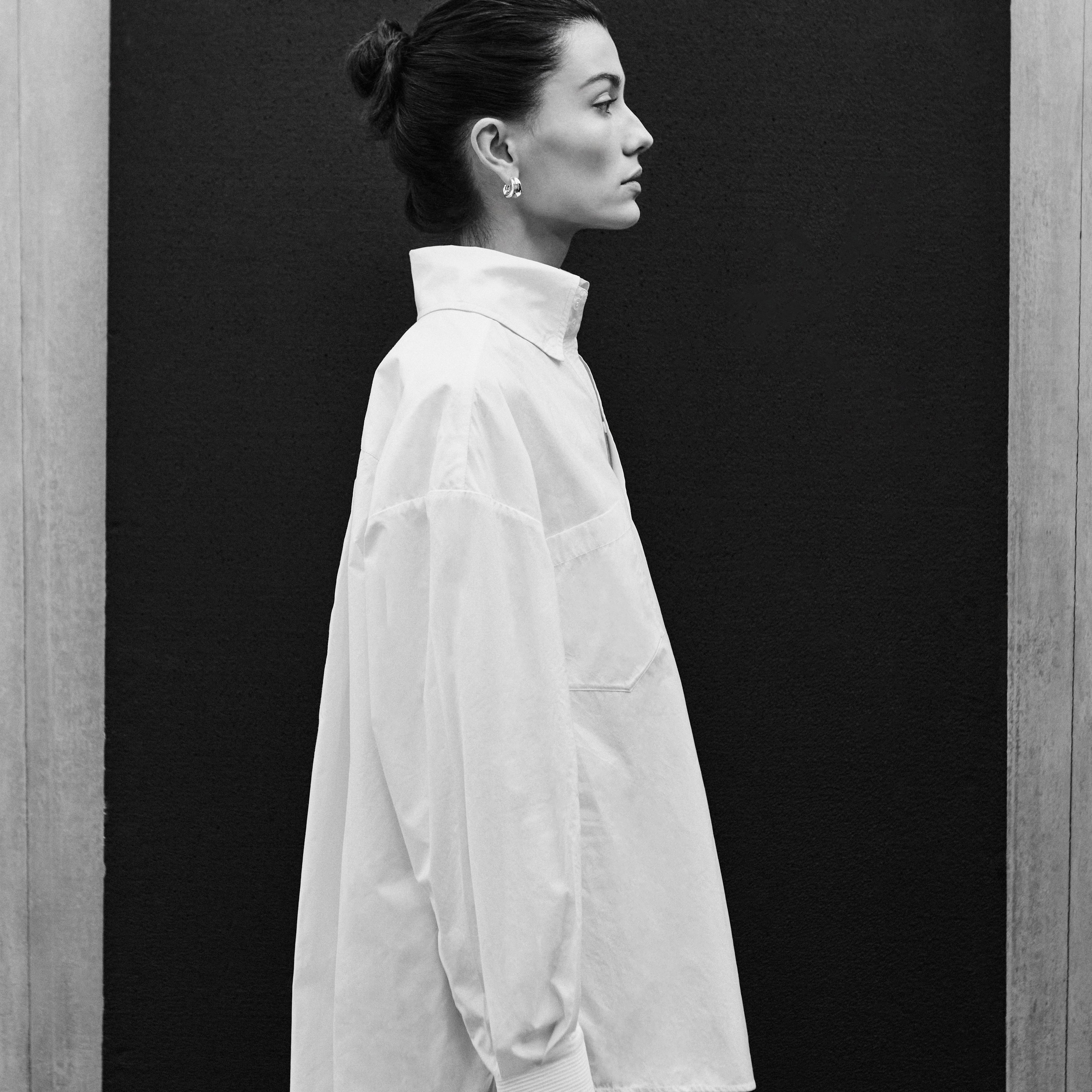 How to Style an Oversized White Shirt